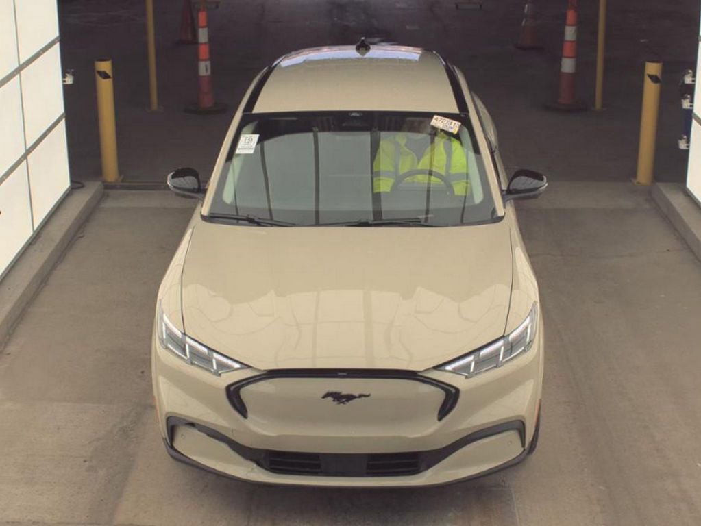 Used 2025 Ford Mustang Mach-E Premium image 3