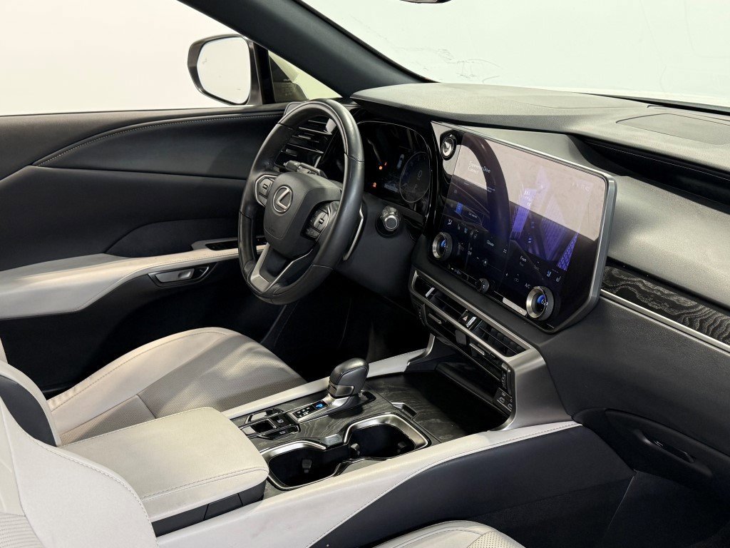 Used 2023 Lexus RX 350 Premium w/ Cold Area Package image 8