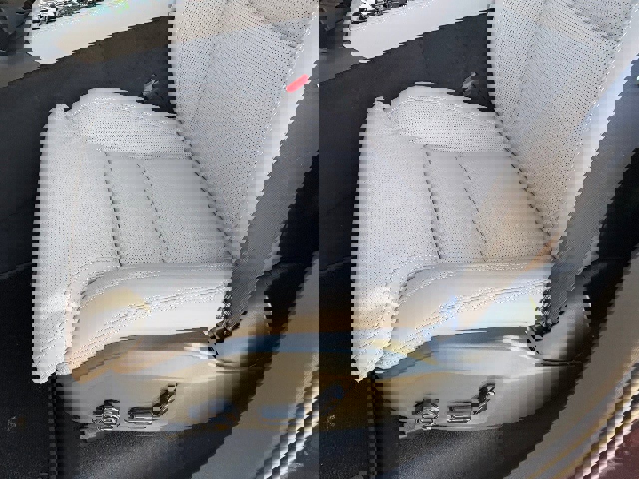 New 2026 Volvo XC90 B6 Ultra w/ Protection Package Premier image 21