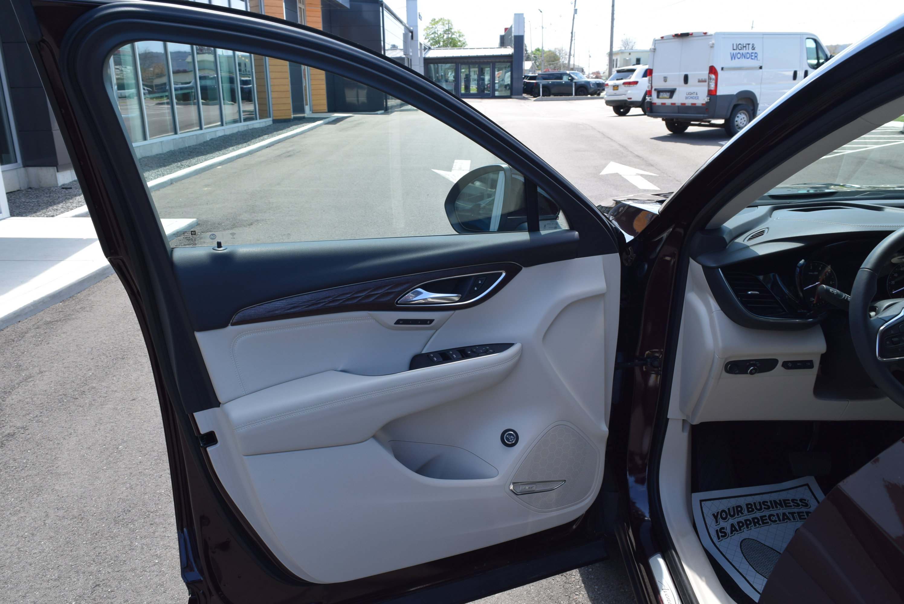 Used 2023 Buick Envision Avenir AWD/4WD image 12