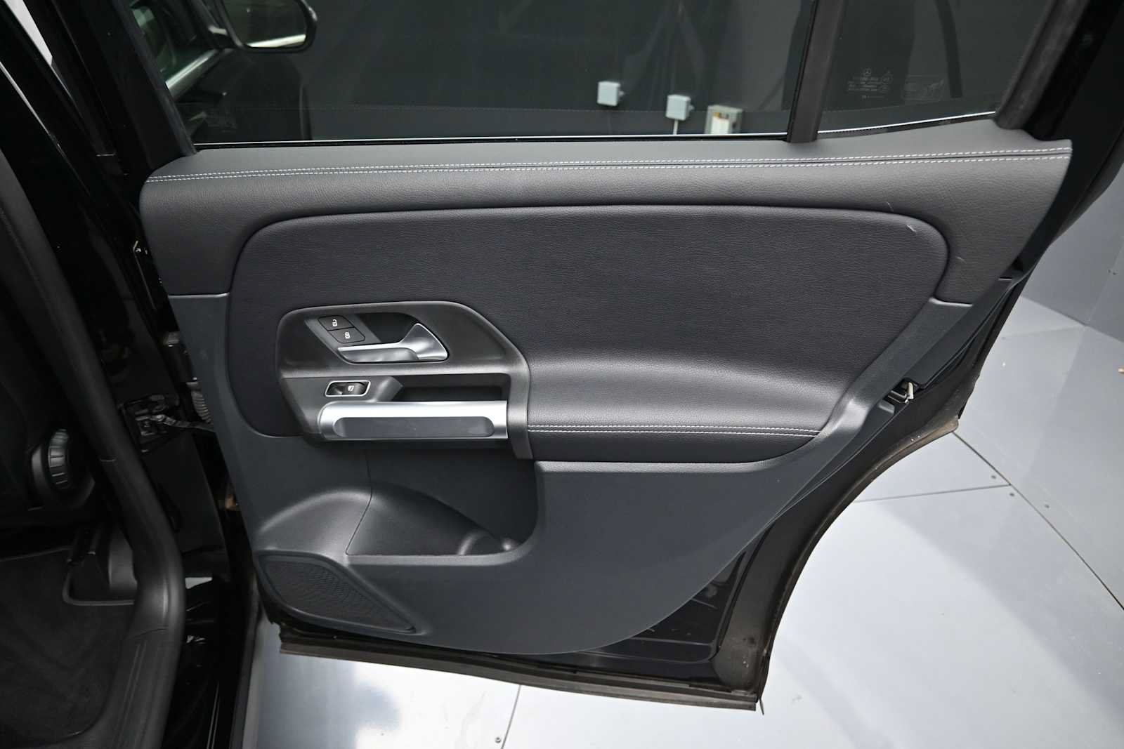 Used 2022 Mercedes-Benz GLB 250 image 19