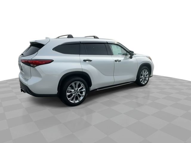 Used 2023 Toyota Highlander Limited image 8