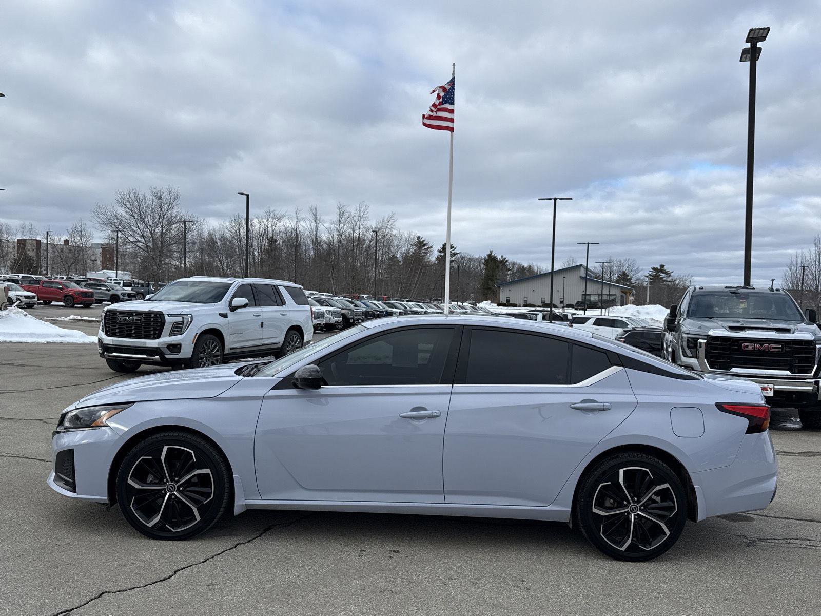 Used 2024 Nissan Altima 2.5 SR w/ SR Premium Package image 4