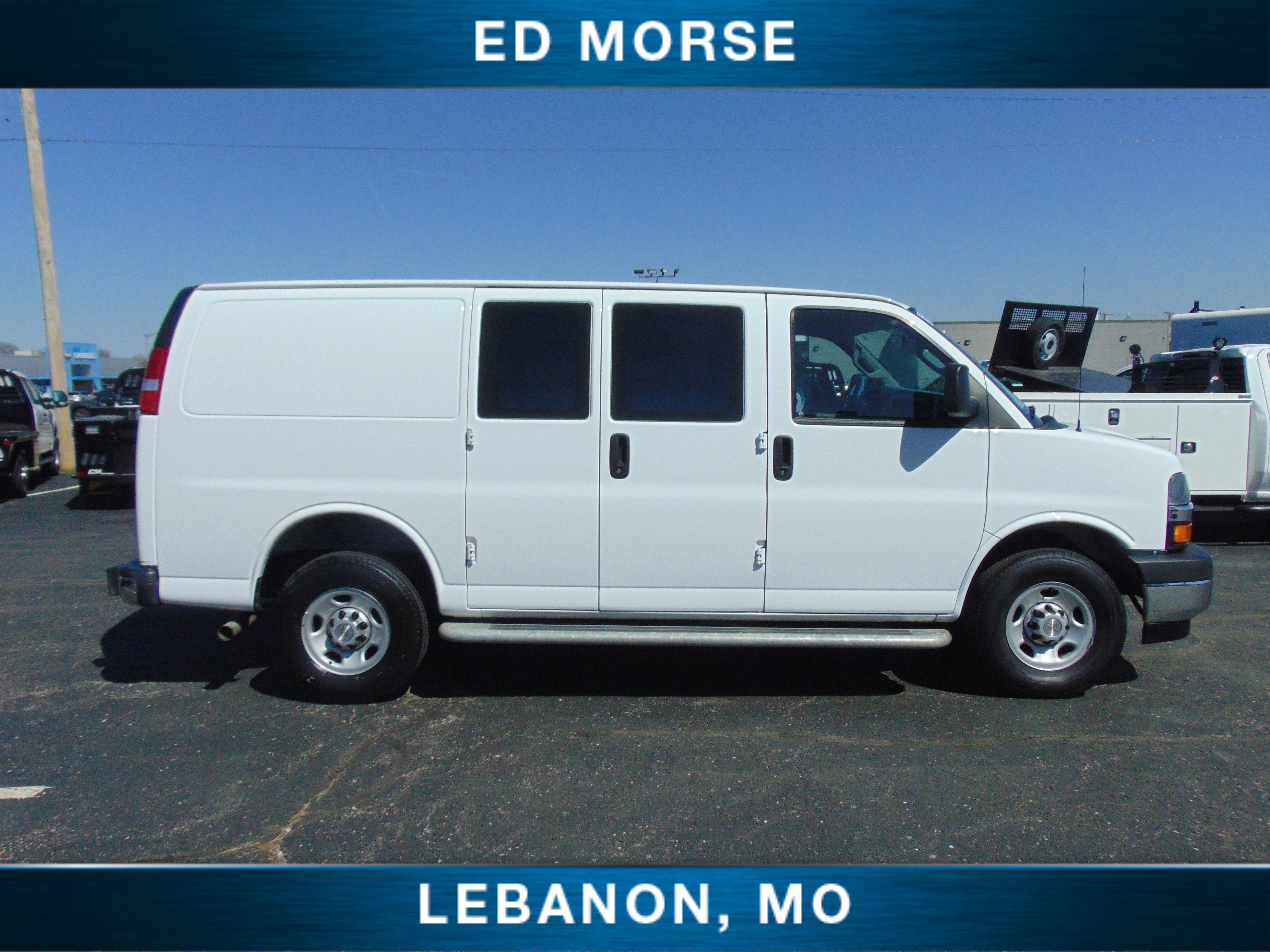 Used 2024 Chevrolet Express 2500 w/ Driver Convenience Package RWD image 7