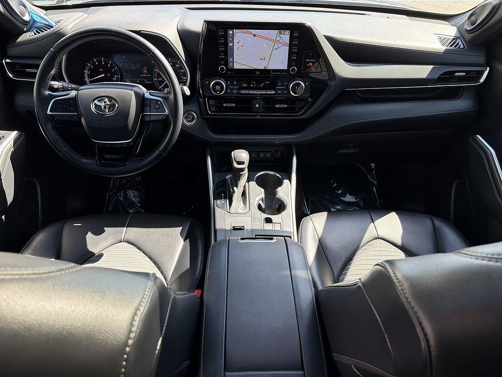 Used 2021 Toyota Highlander XSE FWD image 20