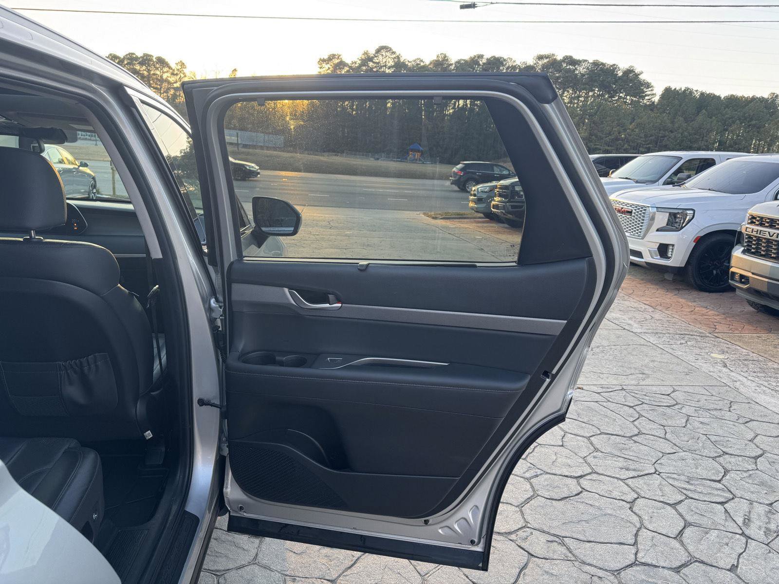 Used 2022 Hyundai Palisade SEL w/ 8P Bench Seat Package image 16