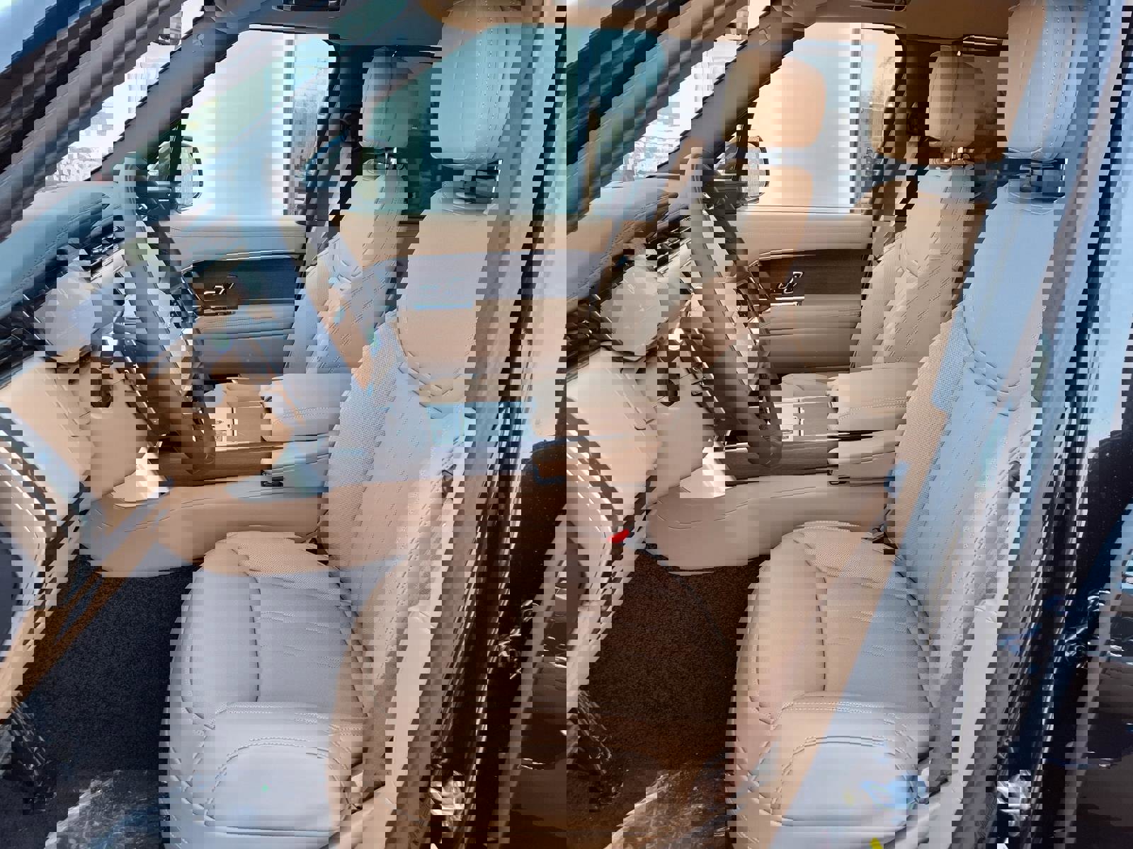 New 2026 Land Rover Range Rover Long Wheelbase SE image 10