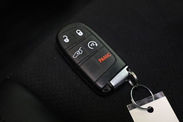 Used 2019 Jeep Grand Cherokee Altitude image 32