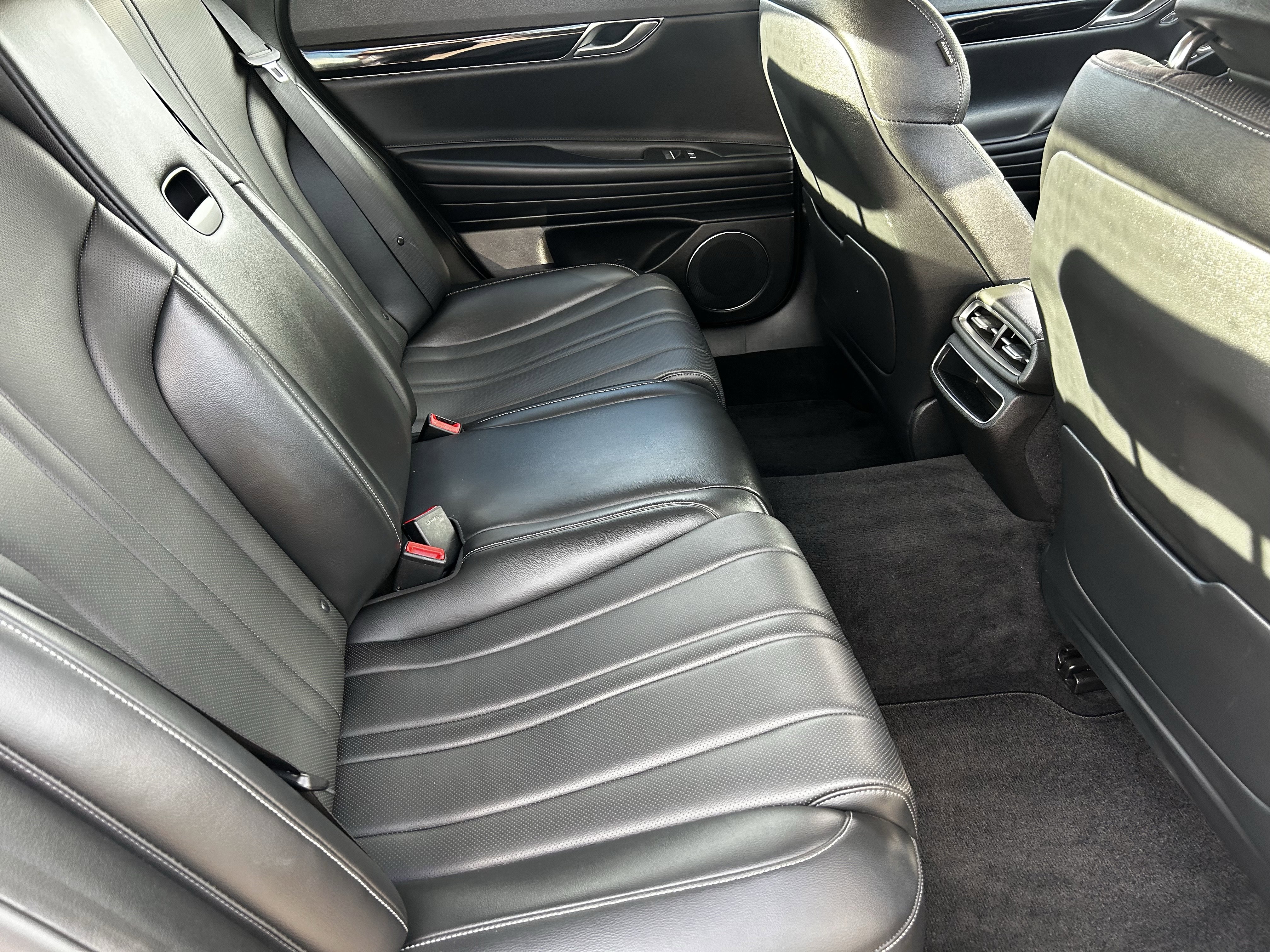 Used 2023 Genesis G80 2.5T image 12