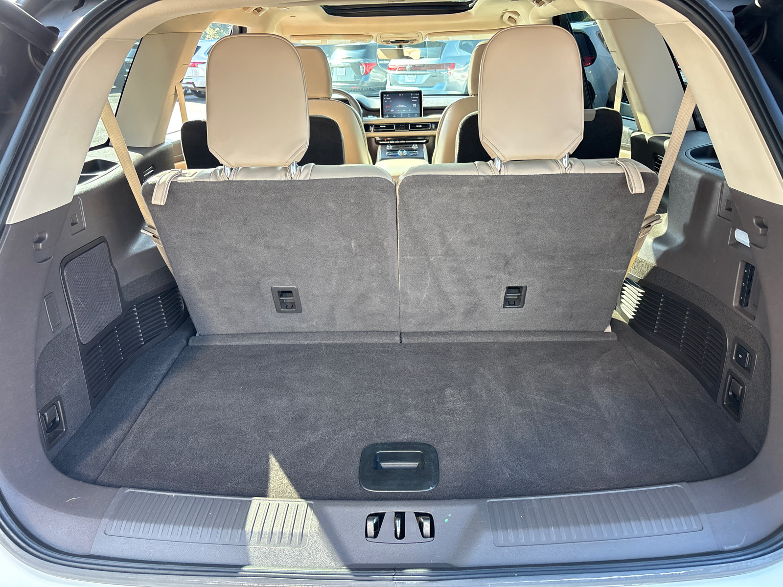 Certified 2022 Lincoln Aviator Reserve w/ Elements Package Plus AWD/4WD image 9