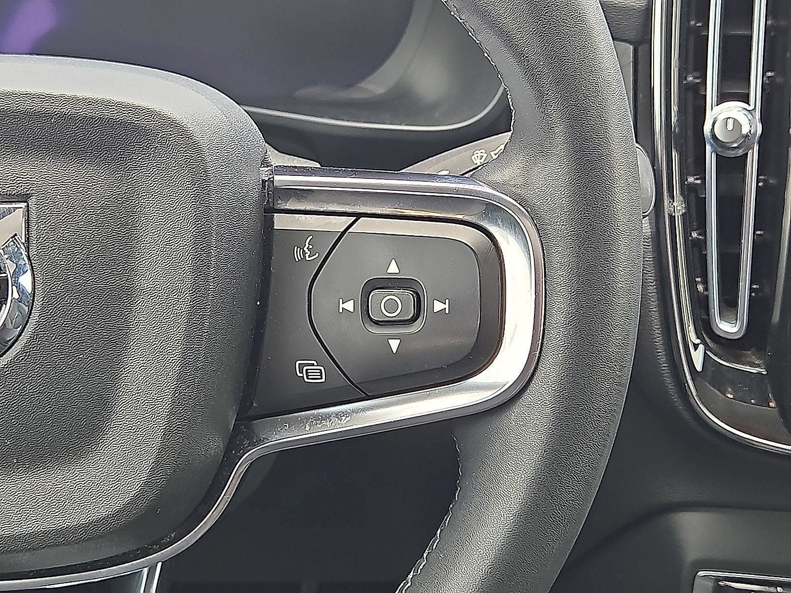 Certified 2023 Volvo C40 Recharge Core AWD/4WD image 20