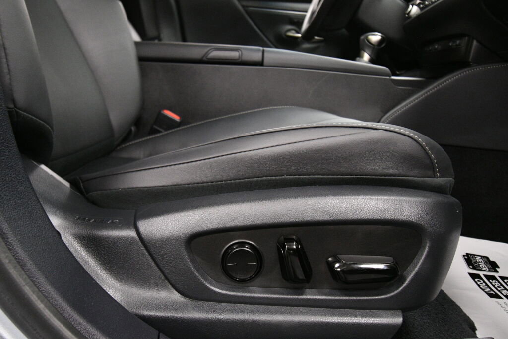 Used 2024 Lexus ES 350 w/ Premium Package image 27