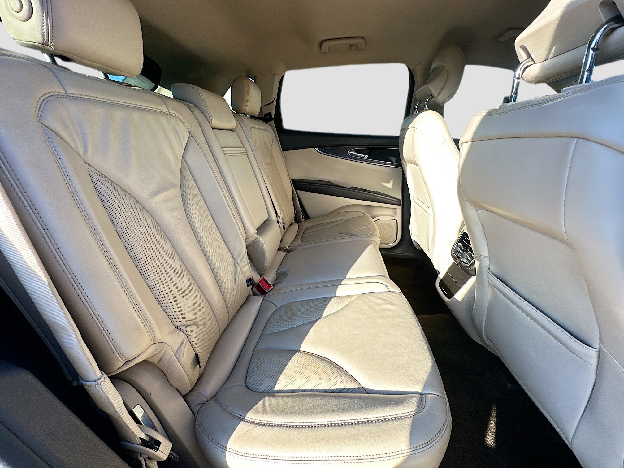 Used 2016 Lincoln MKX Select w/ Select Plus Package image 26