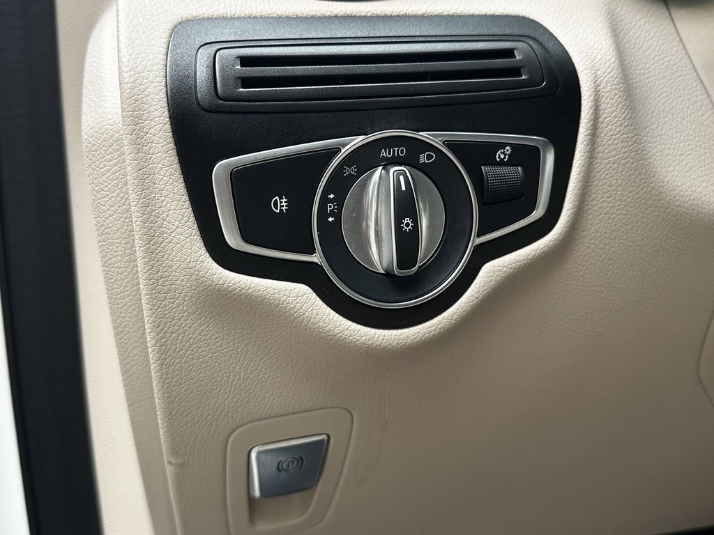 Certified 2021 Mercedes-Benz GLC 300 4MATIC image 35