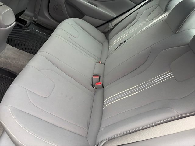 Used 2023 Hyundai Elantra SEL w/ Winter Weather Package FWD image 15