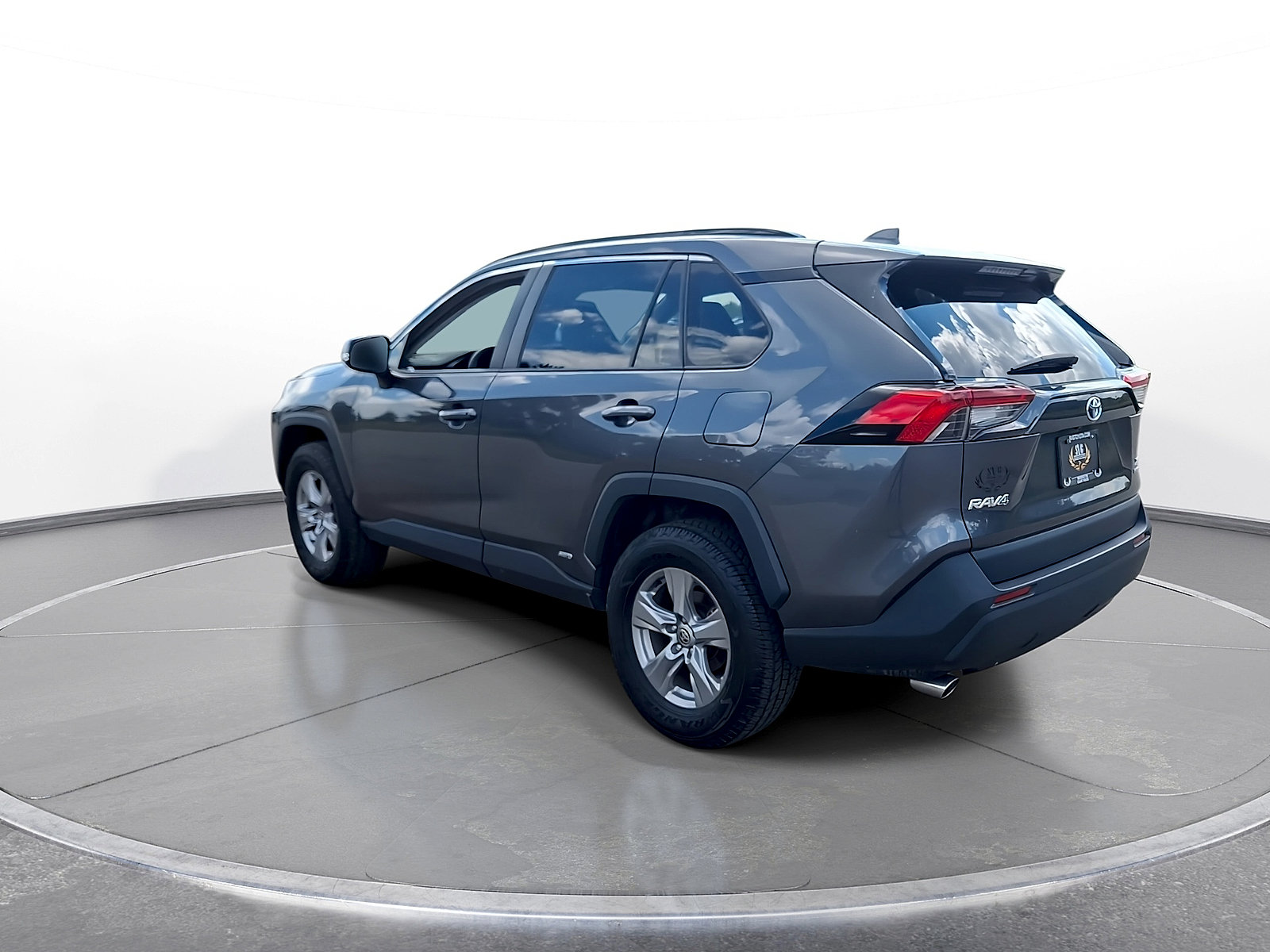 Used 2023 Toyota RAV4 XLE AWD/4WD image 6