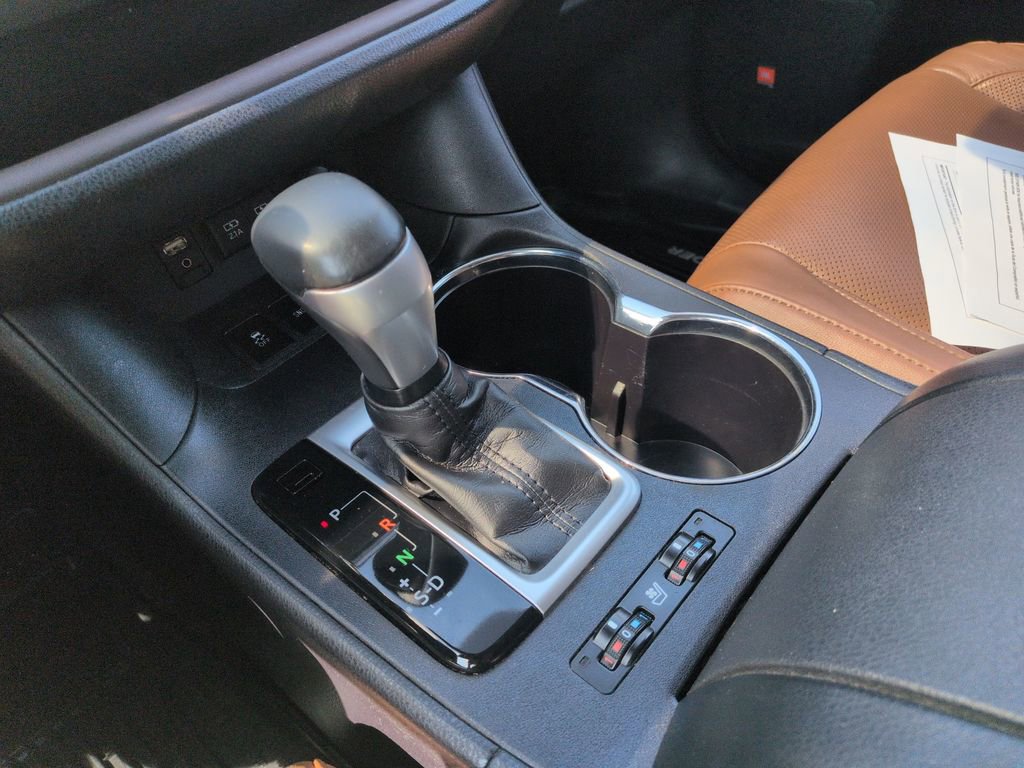 Used 2018 Toyota Highlander Limited AWD/4WD image 24