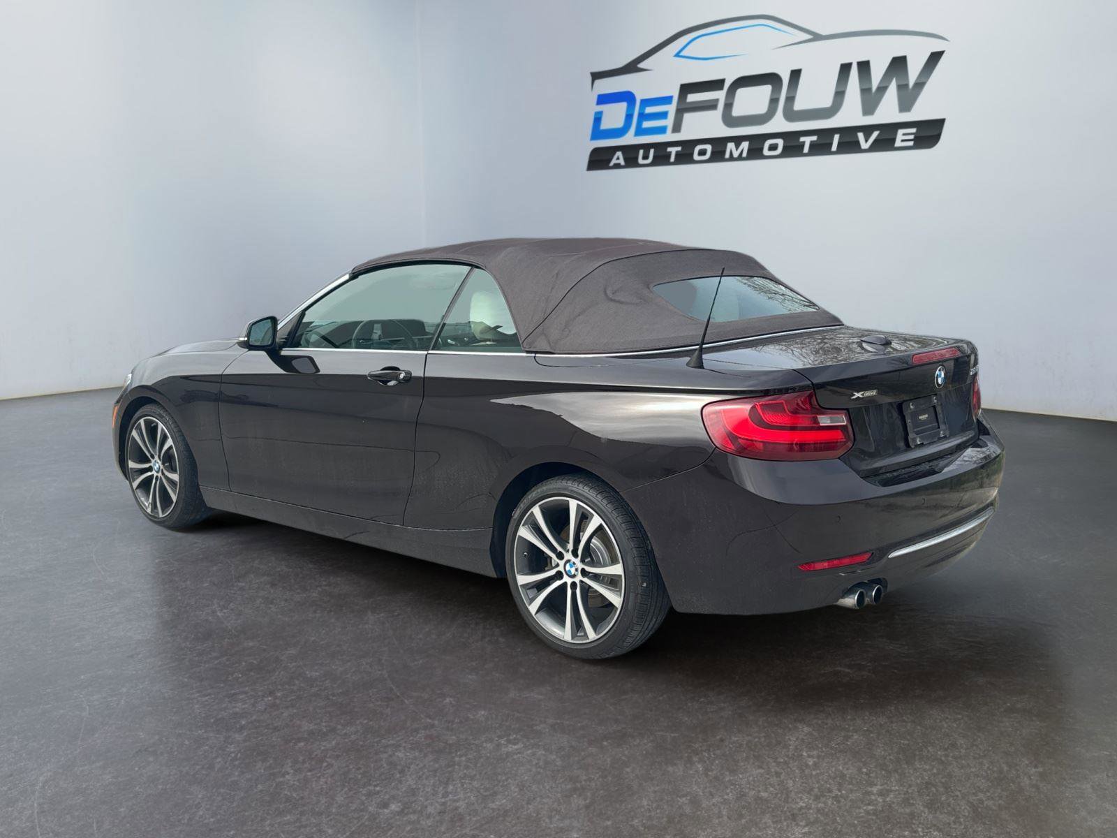 Used 2016 BMW 228i xDrive Convertible AWD/4WD image 5