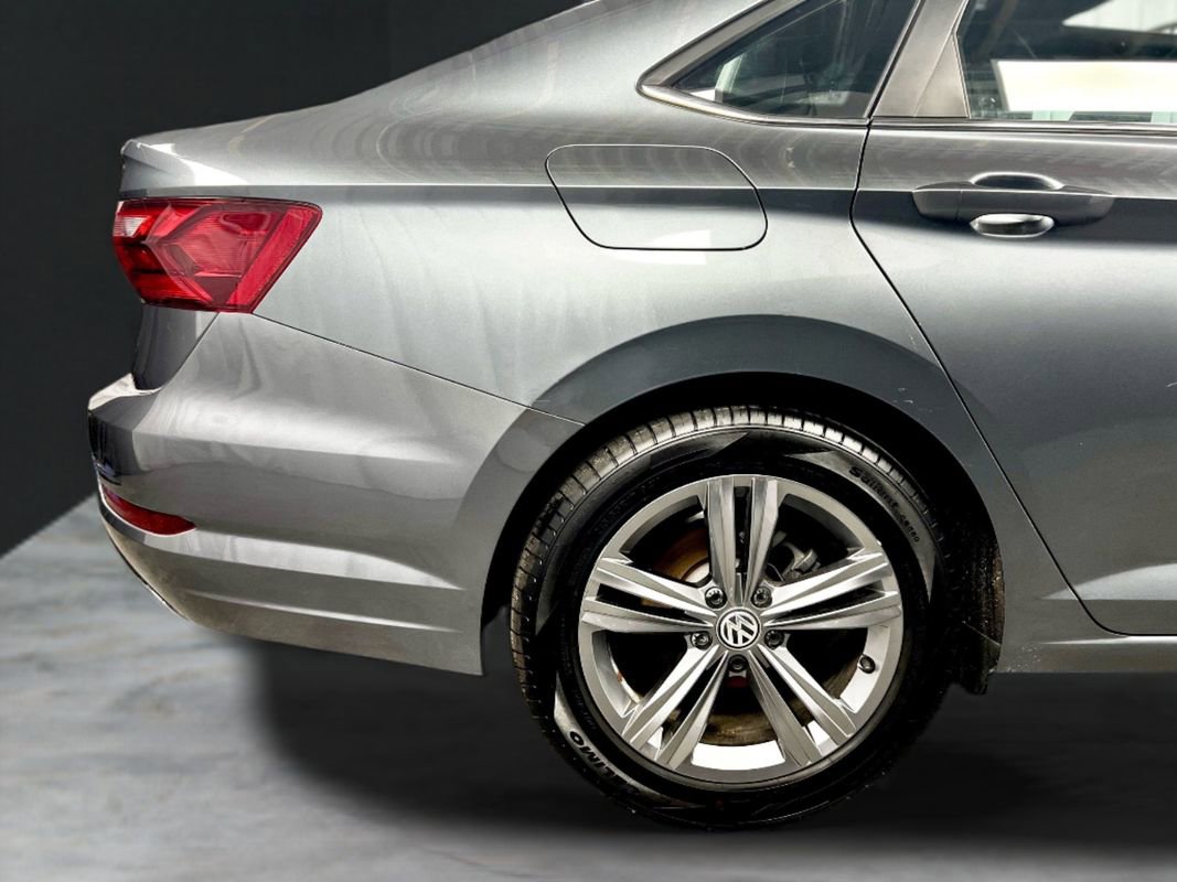 Used 2020 Volkswagen Jetta R-Line FWD image 11