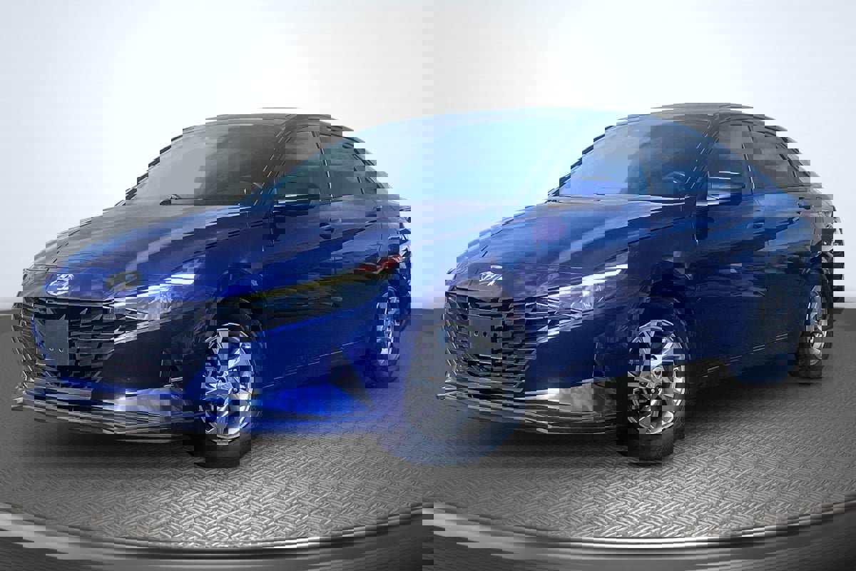 Used 2021 Hyundai Elantra SE image 12