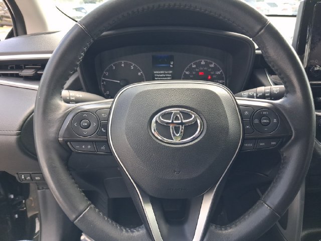 Used 2023 Toyota Corolla Cross LE FWD image 3