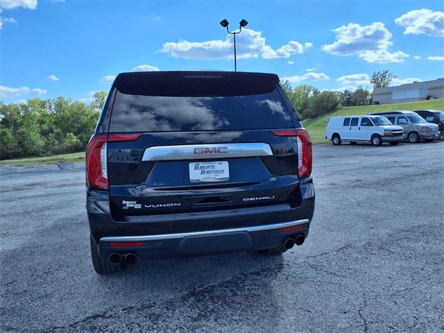 Used 2021 GMC Yukon Denali w/ Denali Premium Package image 18