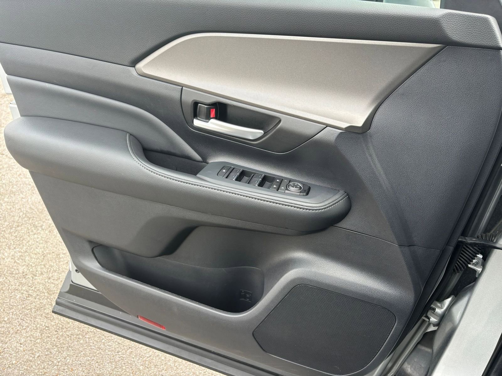 Used 2025 Toyota Grand Highlander FWD image 20