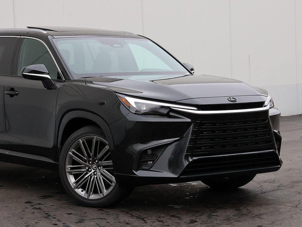 New 2026 Lexus TX 550h AWD Plug-In Hybrid image 2