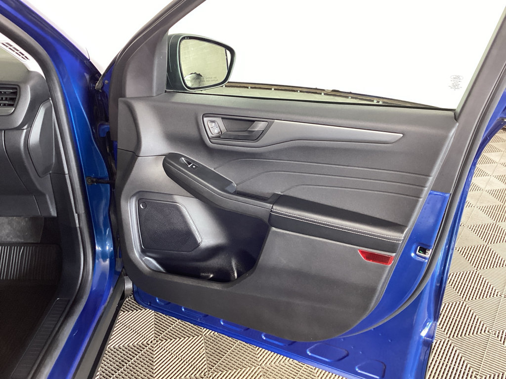 Used 2023 Ford Escape Active AWD/4WD image 8