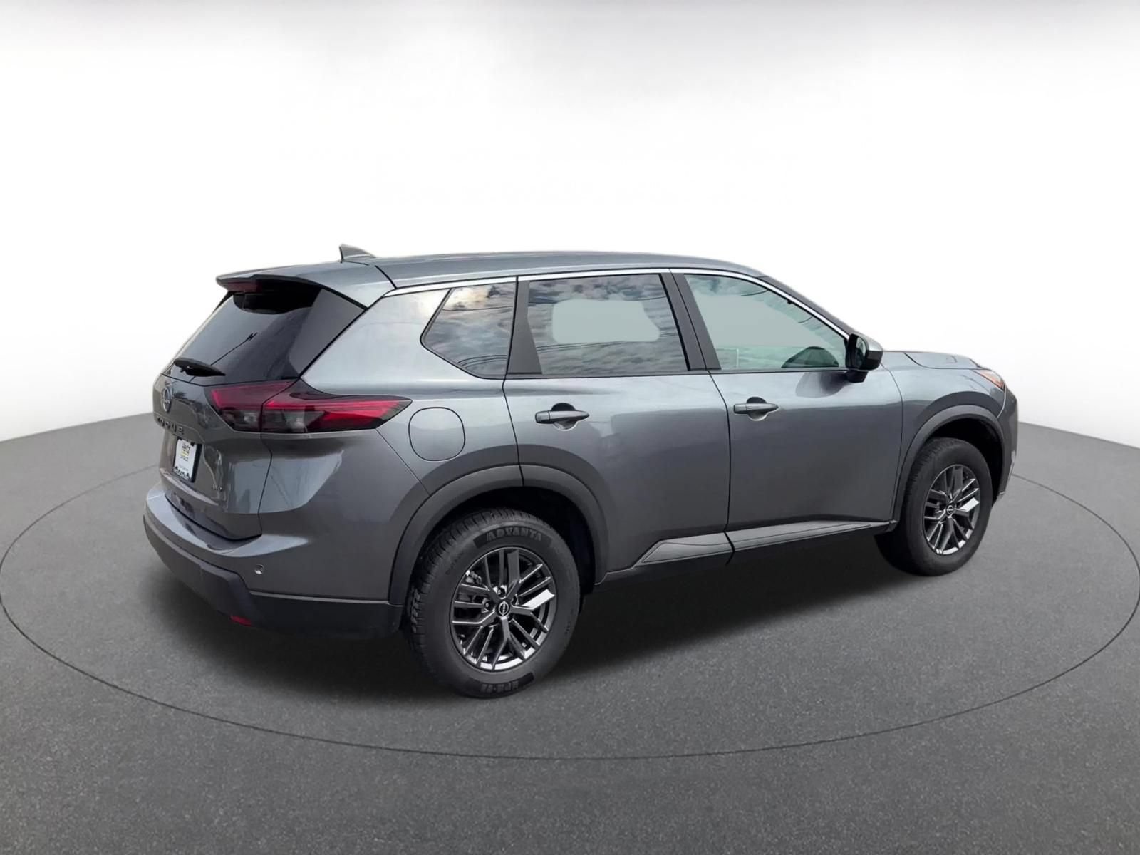 Used 2026 Nissan Rogue SV AWD/4WD image 15