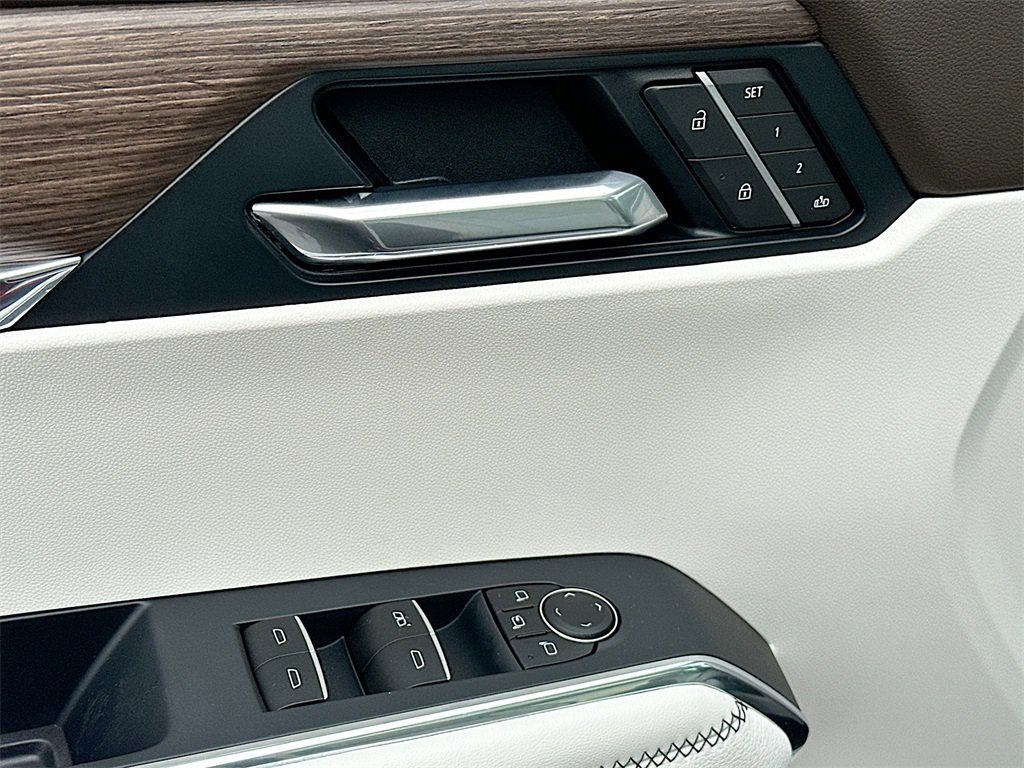 New 2026 GMC Acadia Denali w/ Super Cruise Package image 21