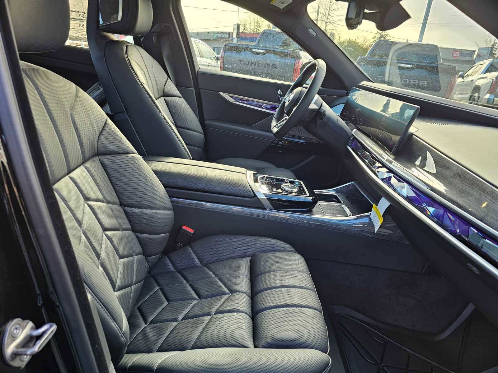 New 2024 BMW i7 xDrive60 image 10