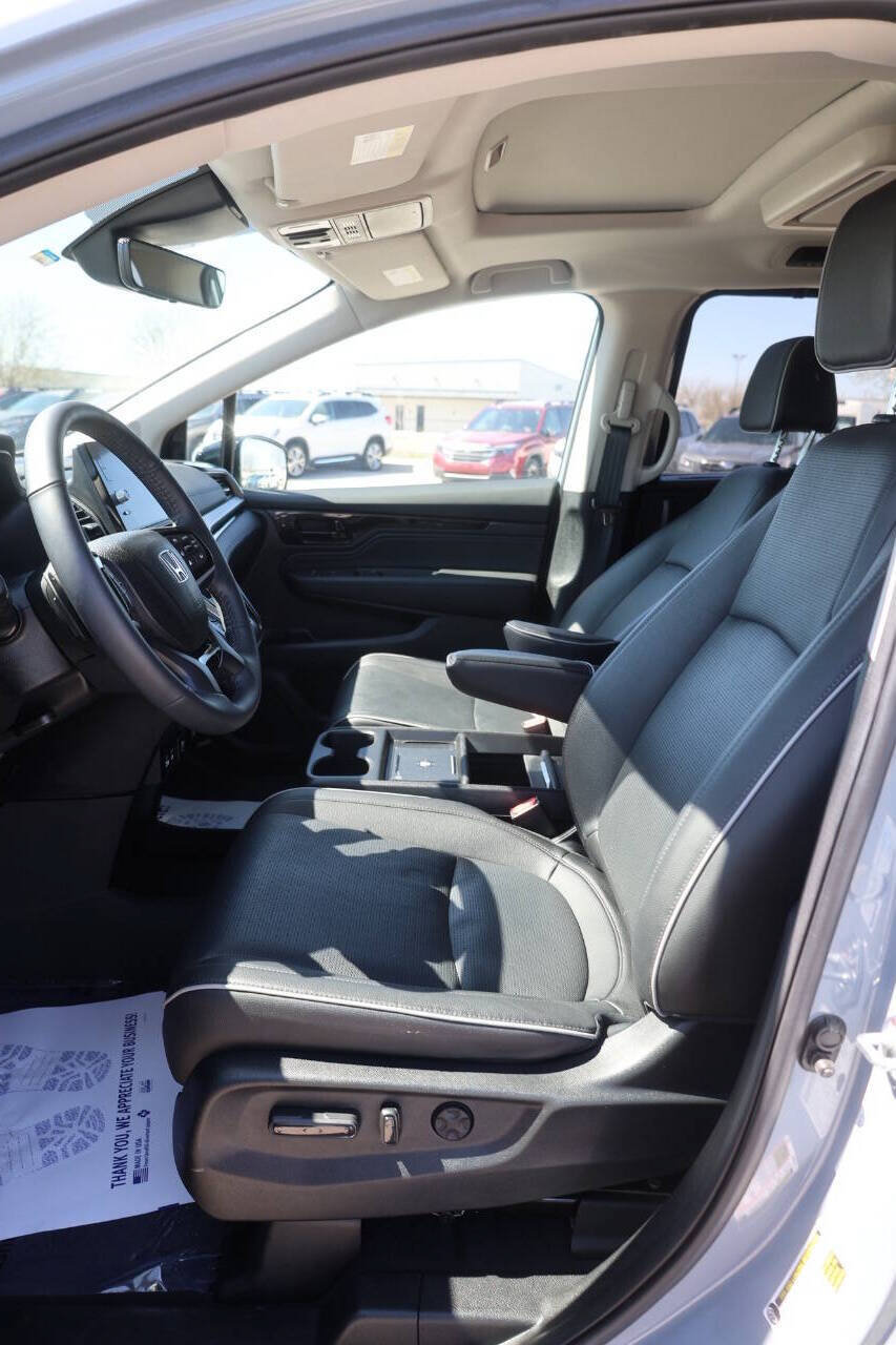 Used 2025 Honda Odyssey Elite image 13
