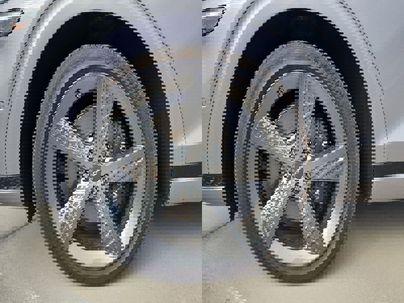 Used 2023 Genesis GV70 2.5T w/ Sport Prestige Package image 12