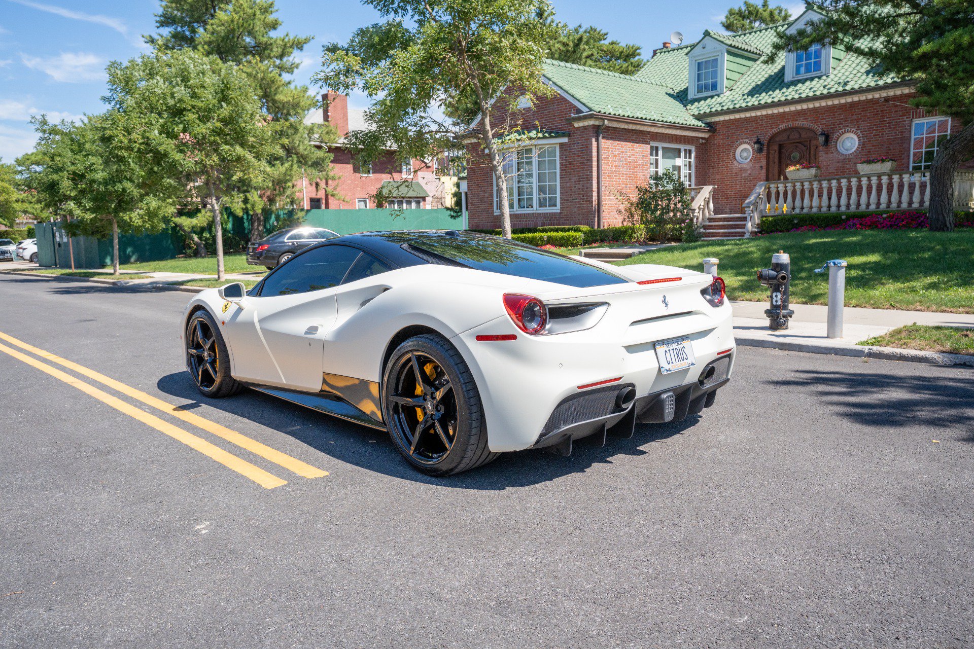 Used 2018 Ferrari 488 GTB RWD image 5