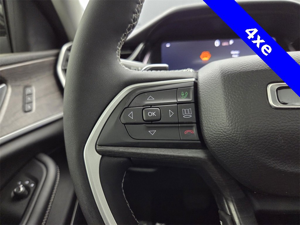 Used 2023 Jeep Grand Cherokee 4WD 4xe image 32