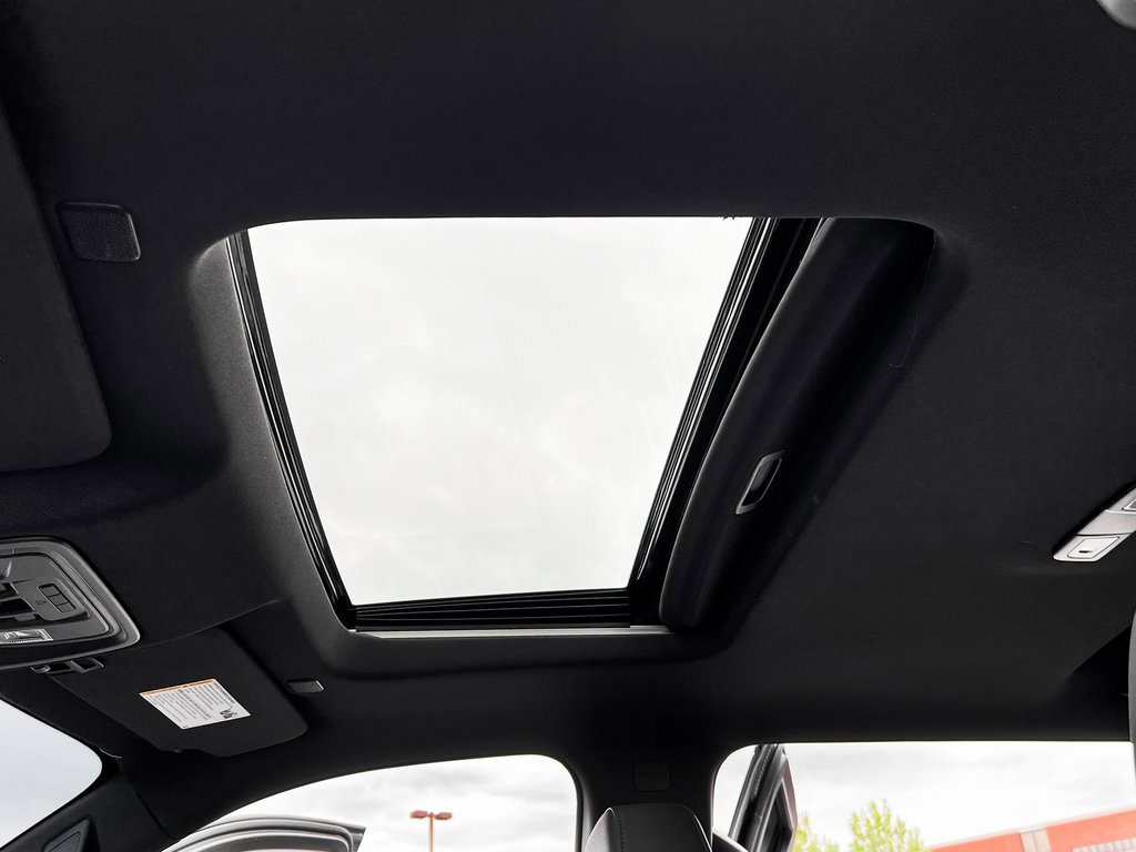 Used 2025 GMC Sierra 2500 AT4 image 7