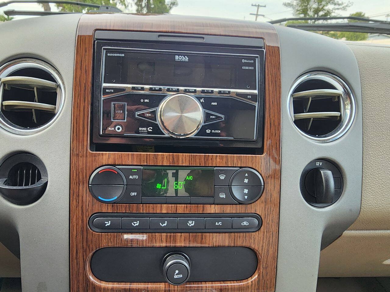 Used 2004 Ford F150 Lariat RWD image 31