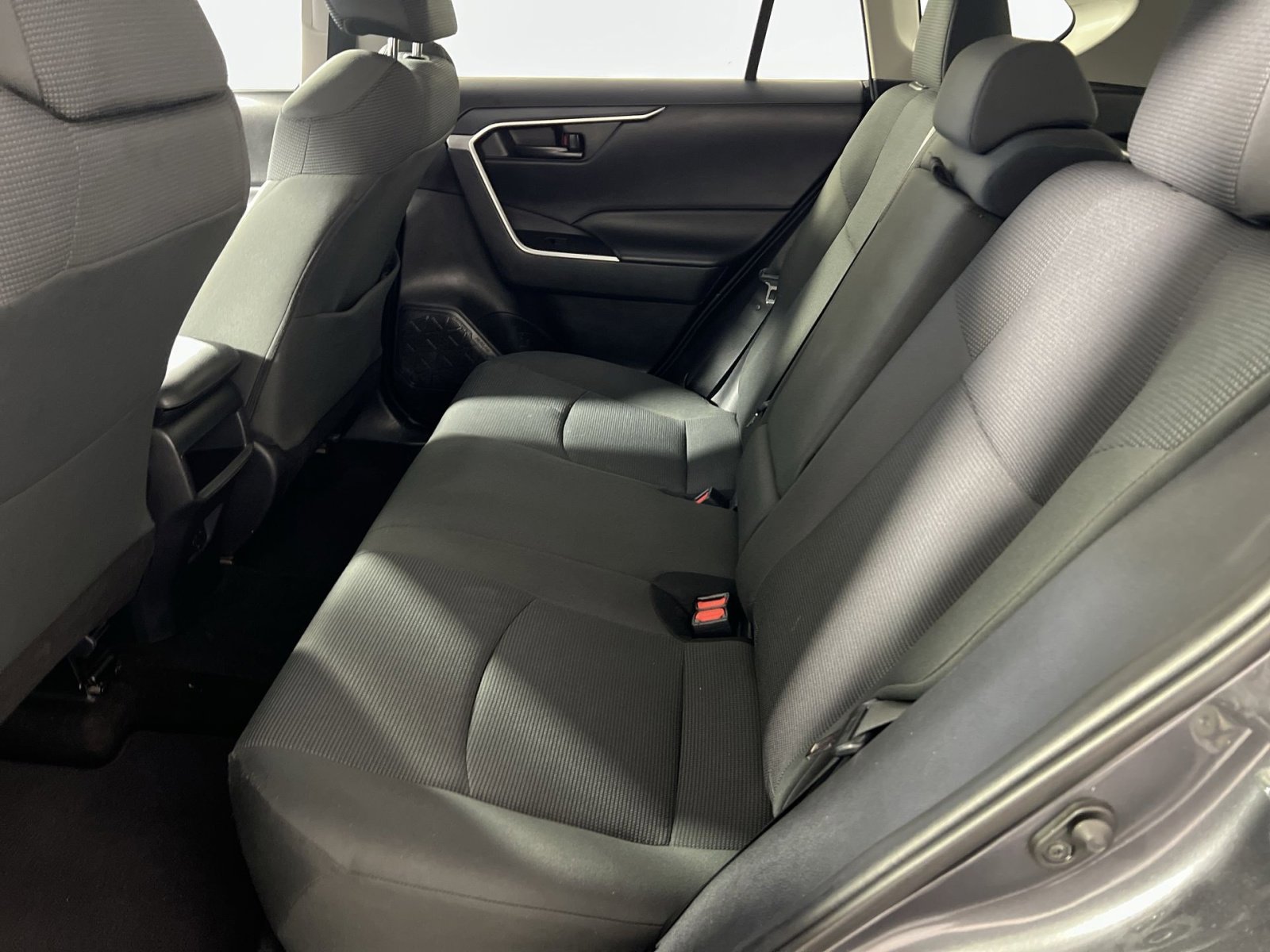 Used 2020 Toyota RAV4 LE w/ Carpet Mat Package image 25