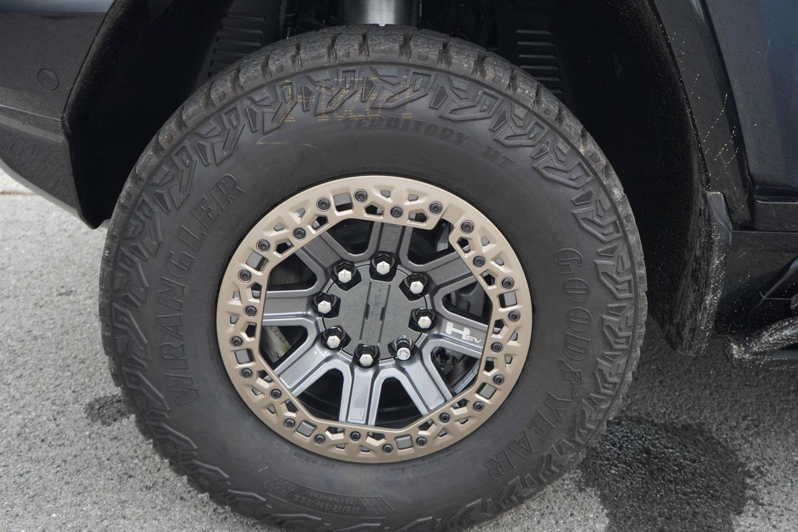 New 2025 GMC Hummer EV 2X w/ Extreme Off-Road Package image 10