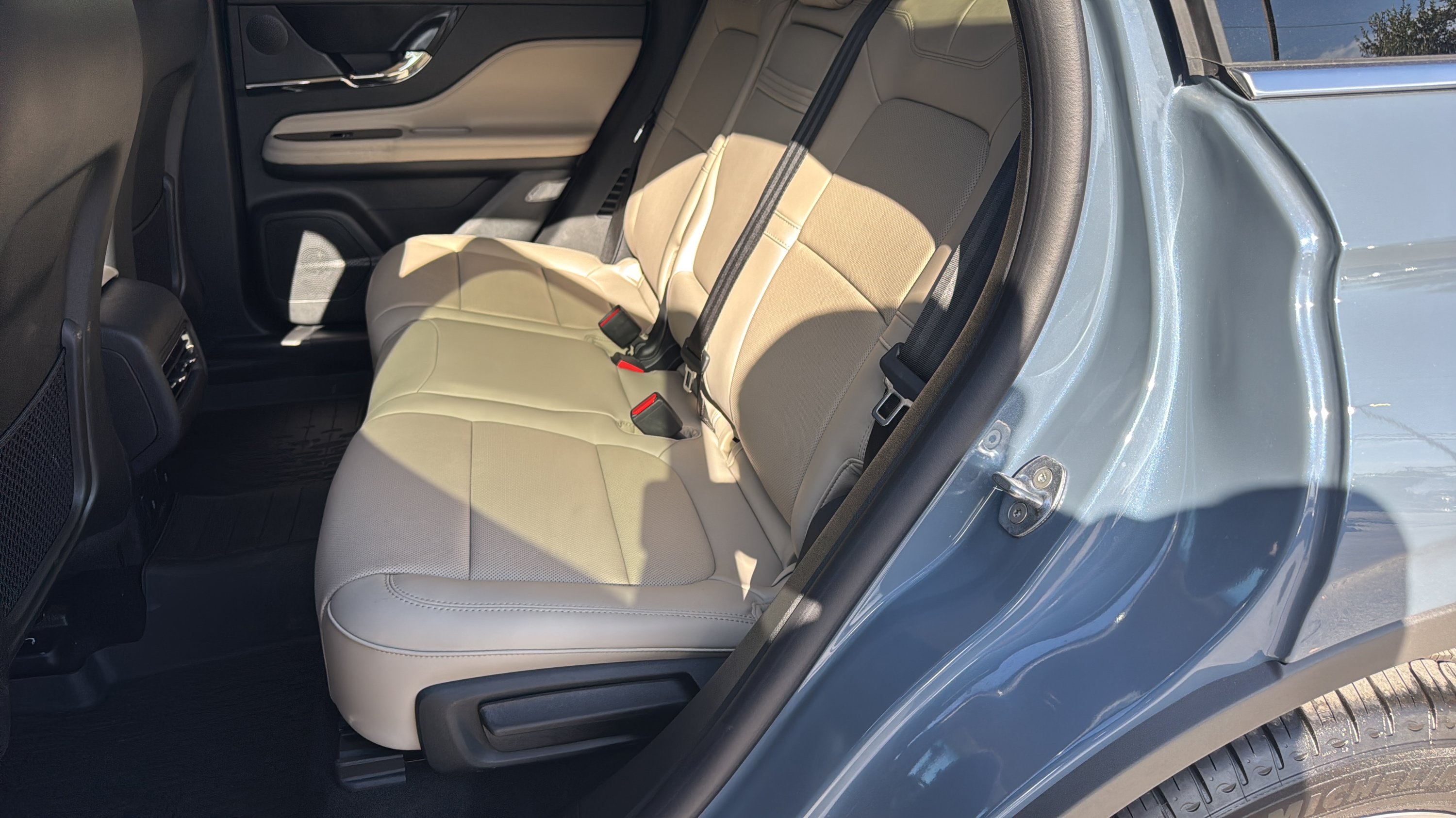 Used 2025 Lincoln Corsair Reserve FWD image 22