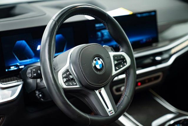 Used 2026 BMW X7 M60i image 39