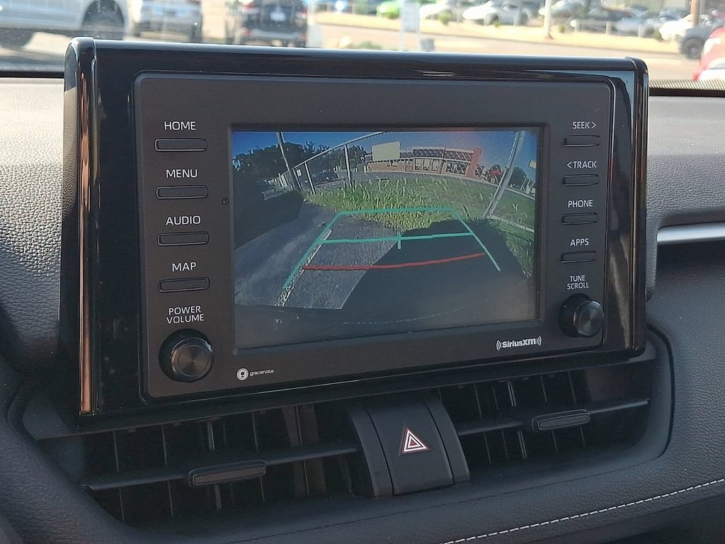 Used 2020 Toyota RAV4 XLE AWD/4WD image 4