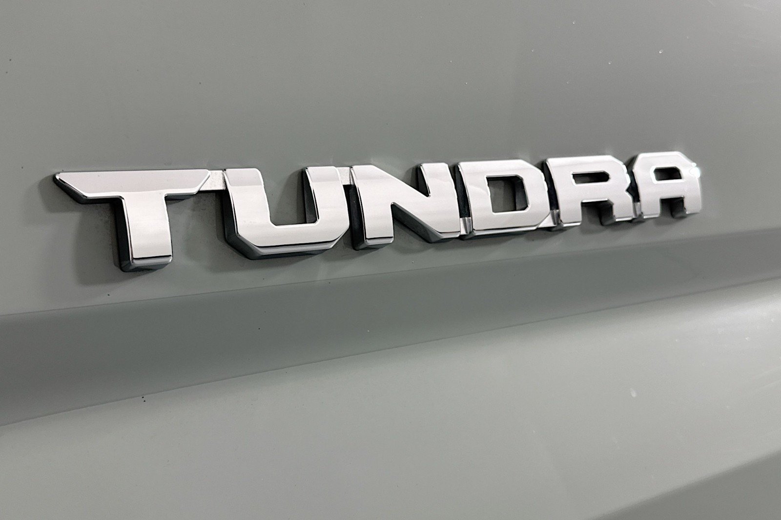 Used 2025 Toyota Tundra Limited AWD/4WD image 8