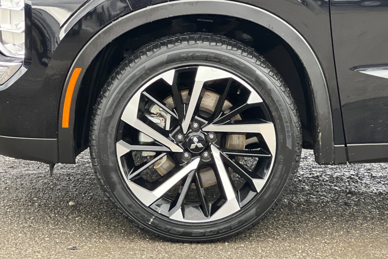 Used 2024 Mitsubishi Outlander SE image 27