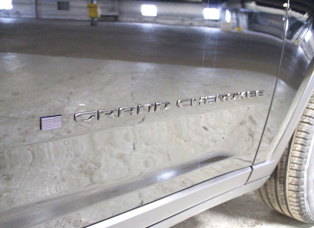 New 2026 Jeep Grand Cherokee Limited w/ Limited Altitude Package image 37