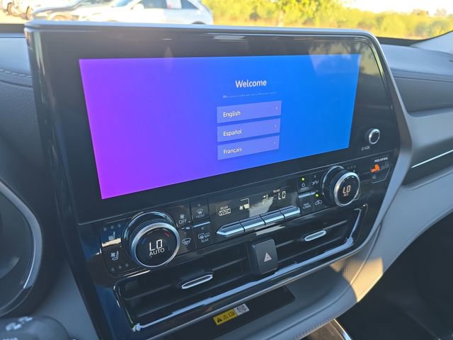 Used 2023 Toyota Highlander Limited image 21