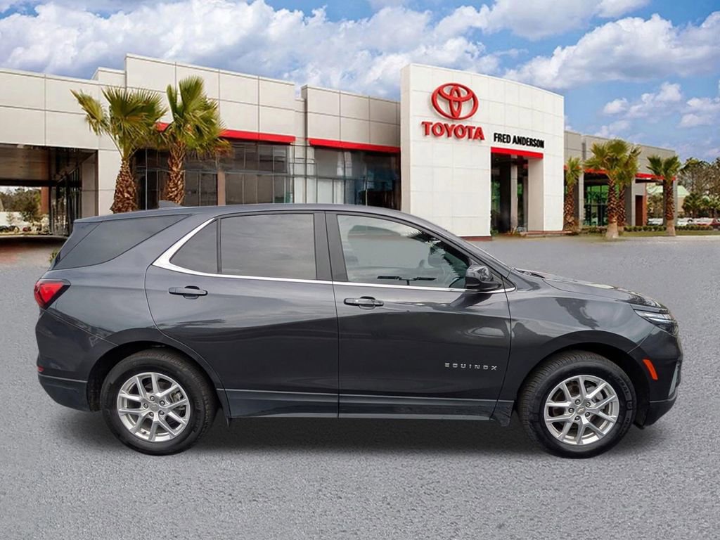 Used 2023 Chevrolet Equinox LT image 3
