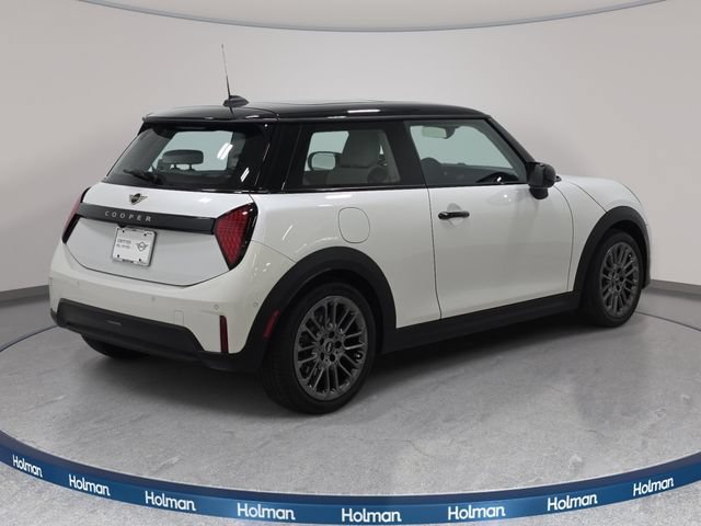 Used 2025 MINI Cooper 2-Door Hardtop FWD image 6