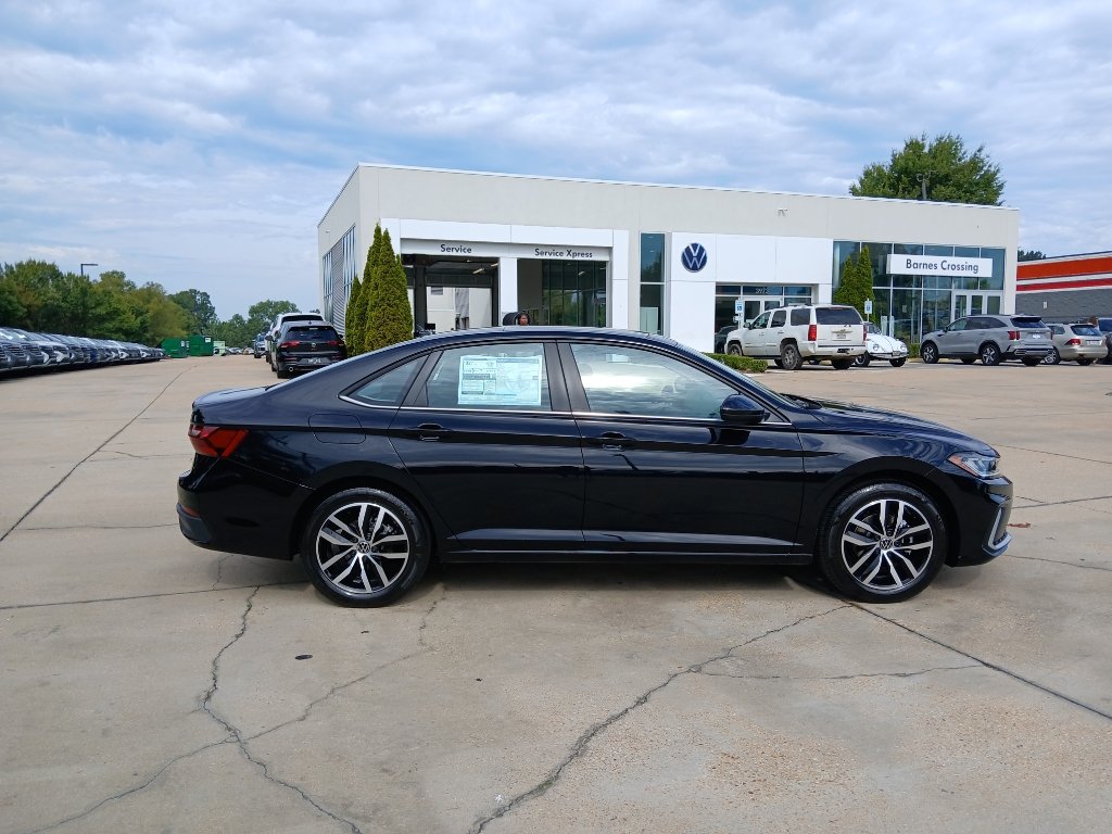 New 2027 Volkswagen Jetta SE FWD image 8